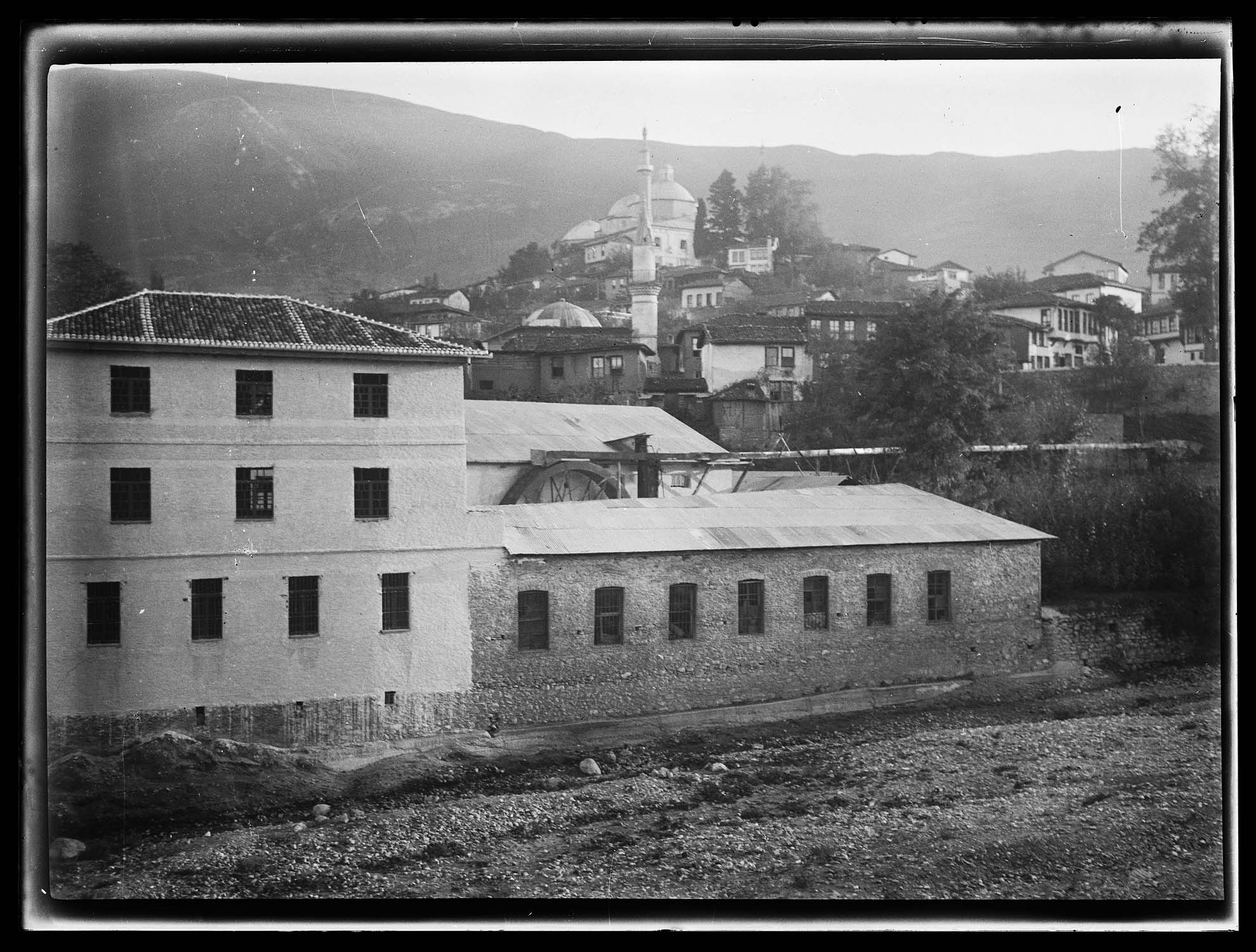 Vue éloignée, en contrebas